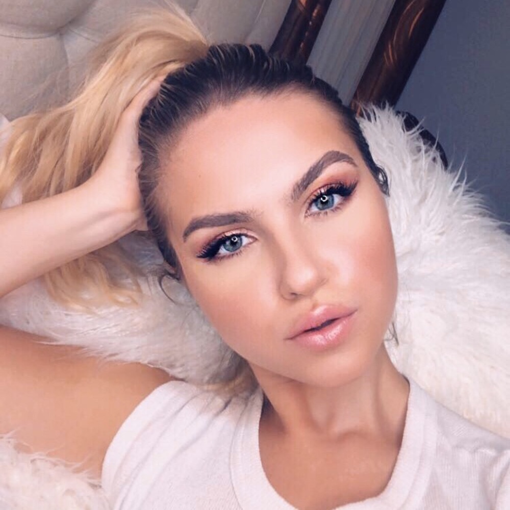 Makeup - @glowbynikol